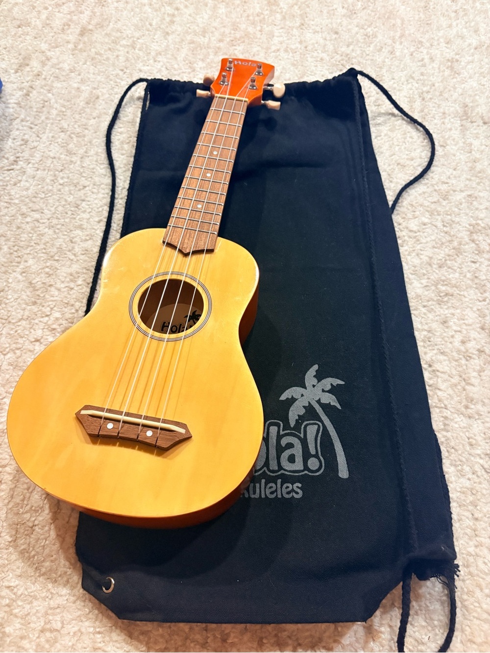 Hola! Music 21” Soprano Ukulele Maple Natural With Bag And Original Box